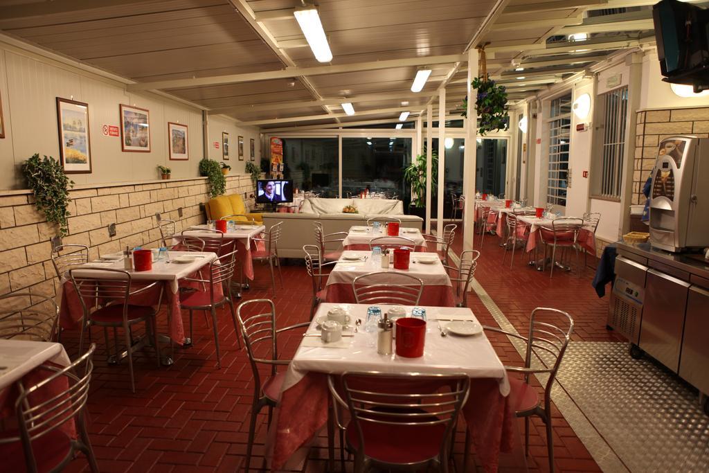 Hotel Parigi Rimini Exterior foto