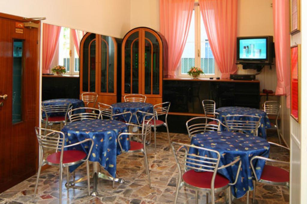Hotel Parigi Rimini Exterior foto